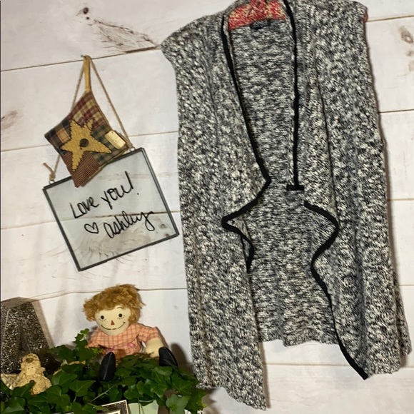 Jones New York; Gray; Sweater Vest Cardigan; L - Picture 4 of 7